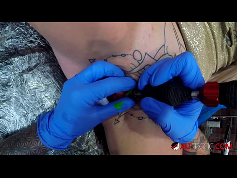 ❤️ Ekstremt tatoveret hottie Sully Savage fik en tatovering på sin klitoris ️ Fucking at da.videolucrativo.top